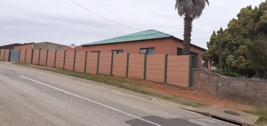 3 Bedroom Property for Sale in Heuwelkruin Eastern Cape